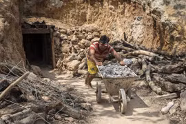 Impulsan capacidad de gestión de industria minera de Vietnam