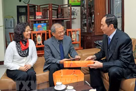 Presidente de Vietnam visita a intelectuales hanoyenses en ocasión del Tet