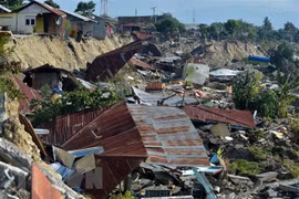 Registran otro fuerte sismo en Indonesia