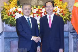 Korea Times resalta significado de la visita del presidente Moon Jae- in a Vietnam