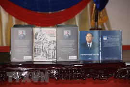 Presentan libro de memorias de dirigente legislativo camboyano sobre régimen de Pol Pot