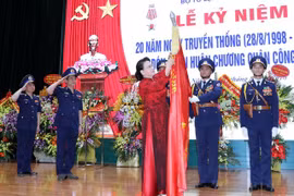 Presidenta del Parlamento de Vietnam subraya necesidad de renovación de la guardia costera 