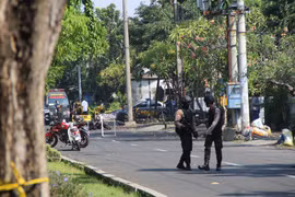 Dos fallecidos en otra explosión en Indonesia tras ataques suicidas