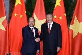 Premier vietnamita dialoga con secretario general del Partido y presidente chino