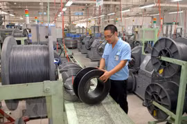 Vietnam atrae casi seis mil millones de dólares de inversión extranjera 