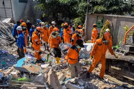 Se eleva a mil 407 número de falllecidos por terremoto y tsunami en Indonesia ​