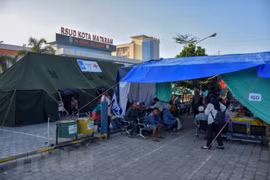 Se eleva a 555 los fallecidos por sismos consecutivos en Indonesia