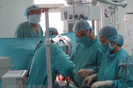 Tailandeses ofrecen donación a pacientes con escasos recursos de Ciudad Ho Chi Minh 