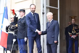 Máximo dirigente partidista de Vietnam se reúne con primer ministro francés