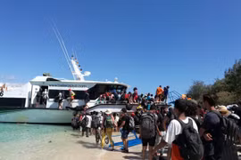 Siete mil turistas evacuados de Indonesia tras el terremoto