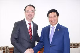Vicepremier y canciller vietnamita se reúne con ministro de Asuntos Exteriores de Japón