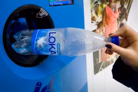 Hanoi restringe uso de plástico para luchar contra la contaminación