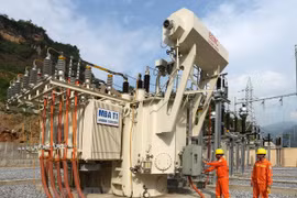 Electricidad de Vietnam contribuye al desarrollo de zonas fronterizas de Laos