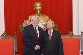 Fomentan nexos partidistas entre Vietnam y República Checa