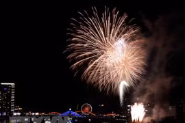 Festival internacional de fuegos artificiales en Da Nang seduce a espectadores