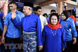 Esposa del expremier malasio Najib Razak acusada de lavado de dinero