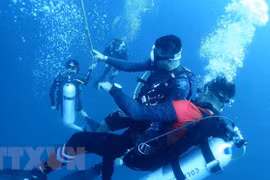 Tailandia remolcará el barco hundido en isla de Phuket 