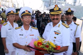 Buques de Fuerza Naval de India visitan Vietnam