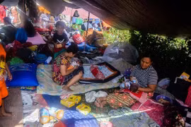Comunidad internacional ayuda a sobrevivientes del sismo en Indonesia 
