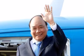 Premier de Vietnam concluye viaje a Laos para reunión del comité intergubernamental