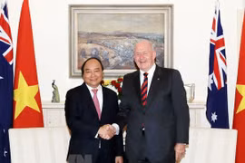Premier vietnamita dialoga con Gobernador General de Australia