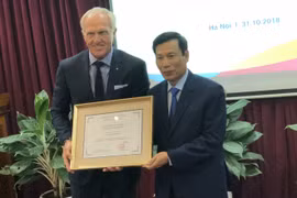 Legendario golfista Greg Norman se convierte en embajador turístico de Vietnam 