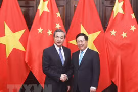 Vietnam y China acuerdan incrementar intercambio de delegaciones 