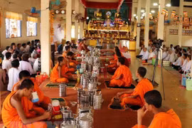 Premier vietnamita felicita a comunidad Khmer por fiesta tradicional