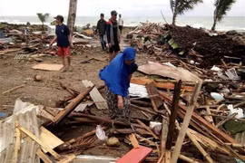 Al menos 168 fallecidos por tsunami en Indonesia 