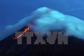 Filipinas eleva el nivel de alerta por actividad de volcán en Albay