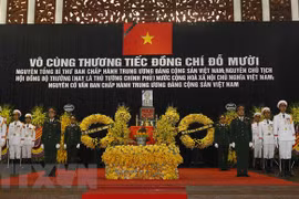 Efectúan homenaje póstumo a Do Muoi, exsecretario general del Partido Comunista de Vietnam