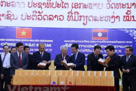 Finalizan traducción al laosiano de otros tres volúmenes de las Obras Completas de Ho Chi Minh 