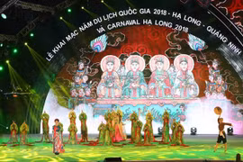 Luces y músicas amenizan ambiente de Ha Long en apertura de Año del Turismo 2018 de Vietnam