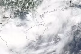  Provincia vietnamita de Quang Ninh se prepara ante la amenaza del tifón Bebinca 