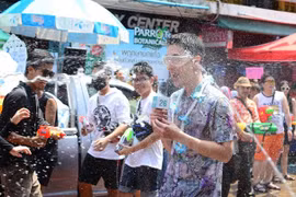 Tailandia celebra el Songkran, fiesta budista más importante de su cultura