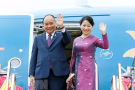 Premier vietnamita concluye con éxito participación en cumbres de ACMECS y CLMV