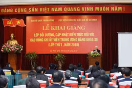 Dirigente partidista vietnamita subraya importancia de autoestudio de militantes
