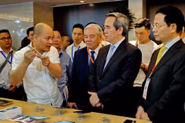 Vietnam debe empeñarse en impulsar desarrollo de economía digital, sostiene experto 