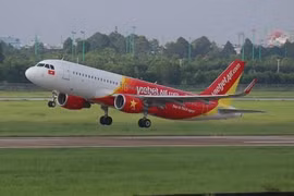 Vietjet Air realiza vuelo especial con ayuda material para sobrevivientes de sismo en Indonesia