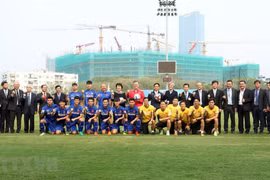 Presidente de Sudcorea sostiene encuentro con equipo sub-23 de Vietnam