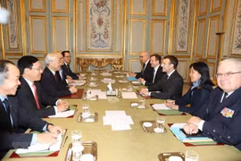 Líder partidista de Vietnam sostiene conversaciones con presidente francés