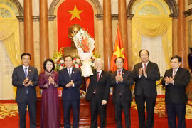 Máximo dirigente partidista y estatal de Vietnam recaba apoyo de la Oficina Presidencial 