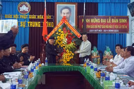 Autoridades locales de Vietnam felicitan a comunidad religiosa en ocasión del Tet