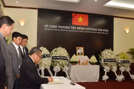 Continúan actos en honor de Phan Van Khai en numerosos países 