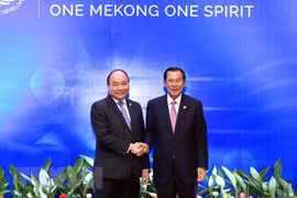 Premieres de Vietnam y Camboya se reúnen en marco de Cumbre de MRC