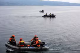 Otro barco se hunde en lago de Indonesia 