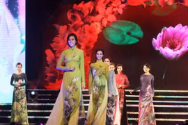 Inauguran en Ciudad Ho Chi Minh festival del Ao Dai