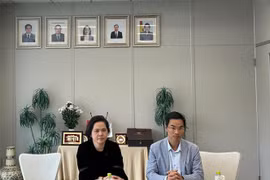 La cónsul general de Vietnam en la prefectura japonesa de Fukuoka, Vu Chi Mai, dialogó con el director adjunto del Centro Nacional de Innovación (NIC), Vu Tien Thinh (Fuente:VNA)