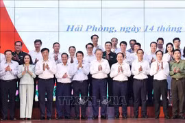 El secretario general del Partido Comunista de Vietnam, To Lam, y los delegados (Foto: VNA)