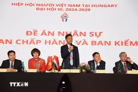 El presidente de la Asociación de Vietnamitas en Hungría, Vu Quy Duong, interviene en el evento (Foto: VNA)